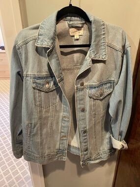 Universal Thread Light Blue Denim Jacket - Classic Trucker Style